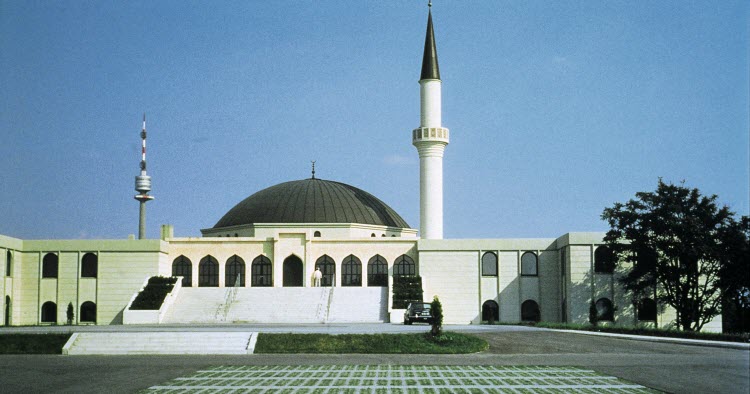 مسلمو النمسا يستقبلون «رمضان» بالالتزام بقيود «كورونا»